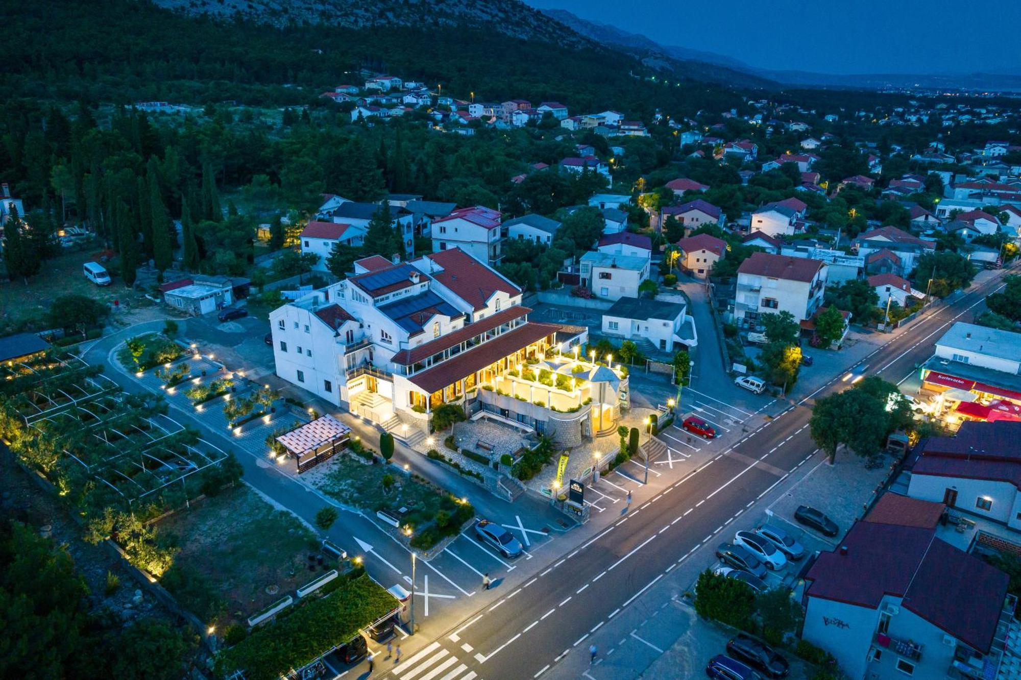 Hotel Vicko Starigrad Paklenica Eksteriør billede